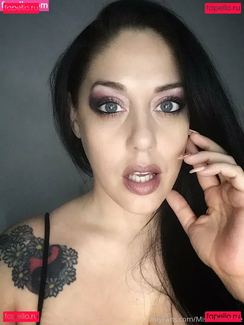 missleanalee Onlyfans Photo Gallery 