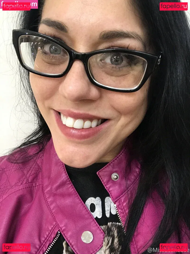 missleanalee Onlyfans Photo Gallery 