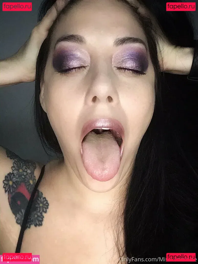 missleanalee Onlyfans Photo Gallery 