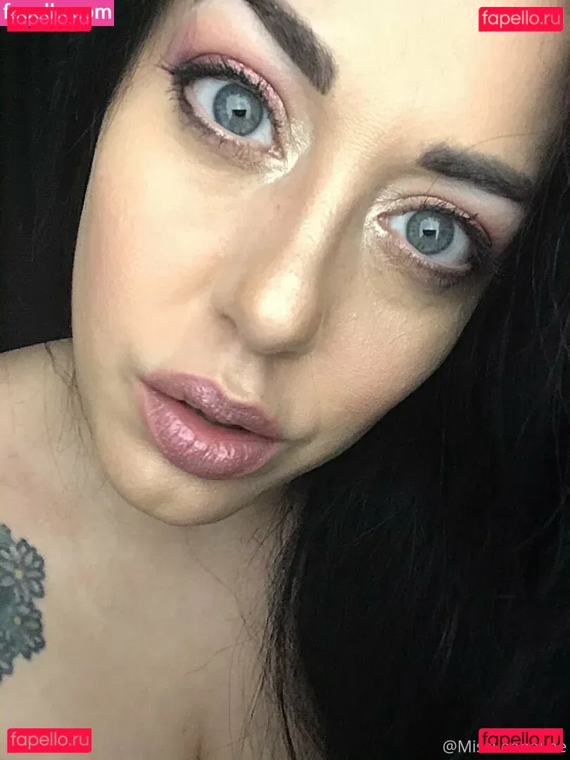 missleanalee Onlyfans Photo Gallery 