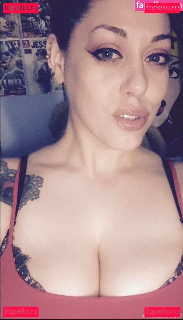 missleanalee Onlyfans Photo Gallery 