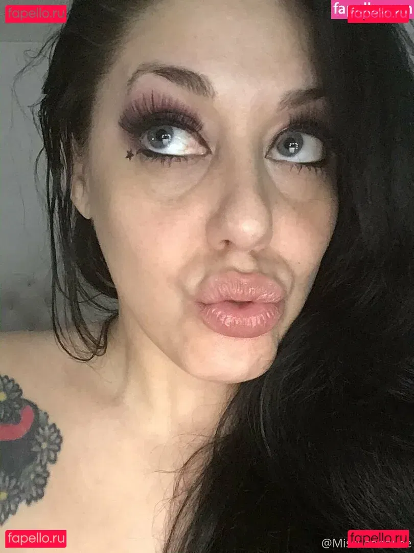 missleanalee Onlyfans Photo Gallery 