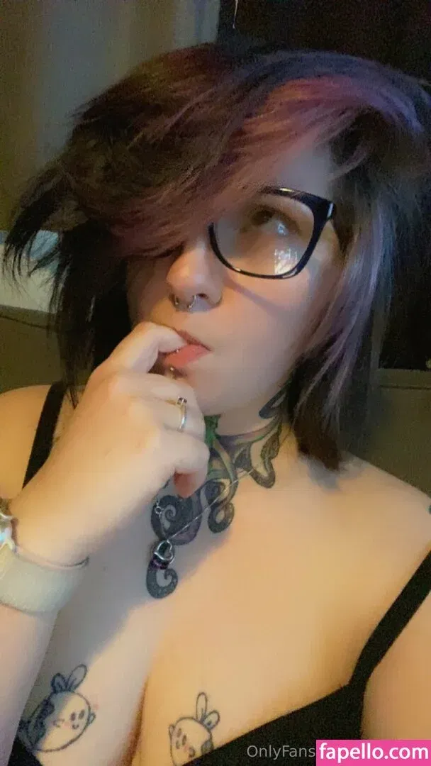 yor.uwu Onlyfans Photo Gallery 