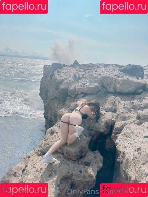 yor.uwu Onlyfans Photo Gallery 