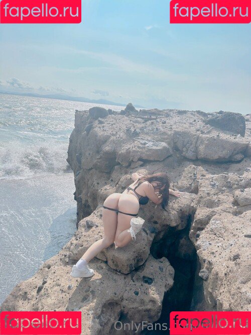 yor.uwu Onlyfans Photo Gallery 