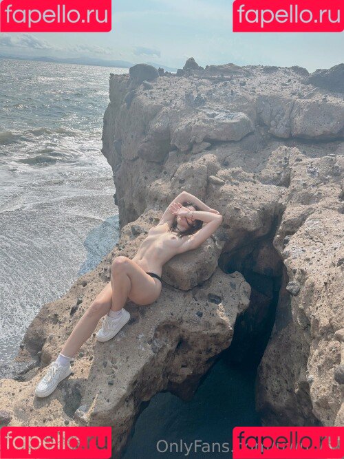 yor.uwu Onlyfans Photo Gallery 