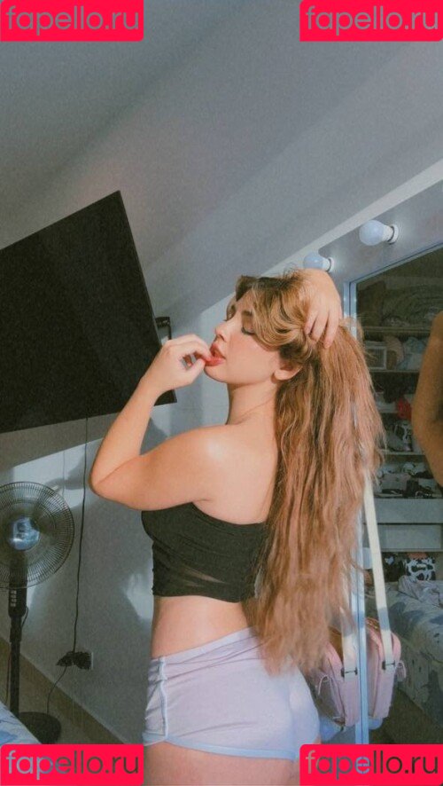 yor.uwu Onlyfans Photo Gallery 