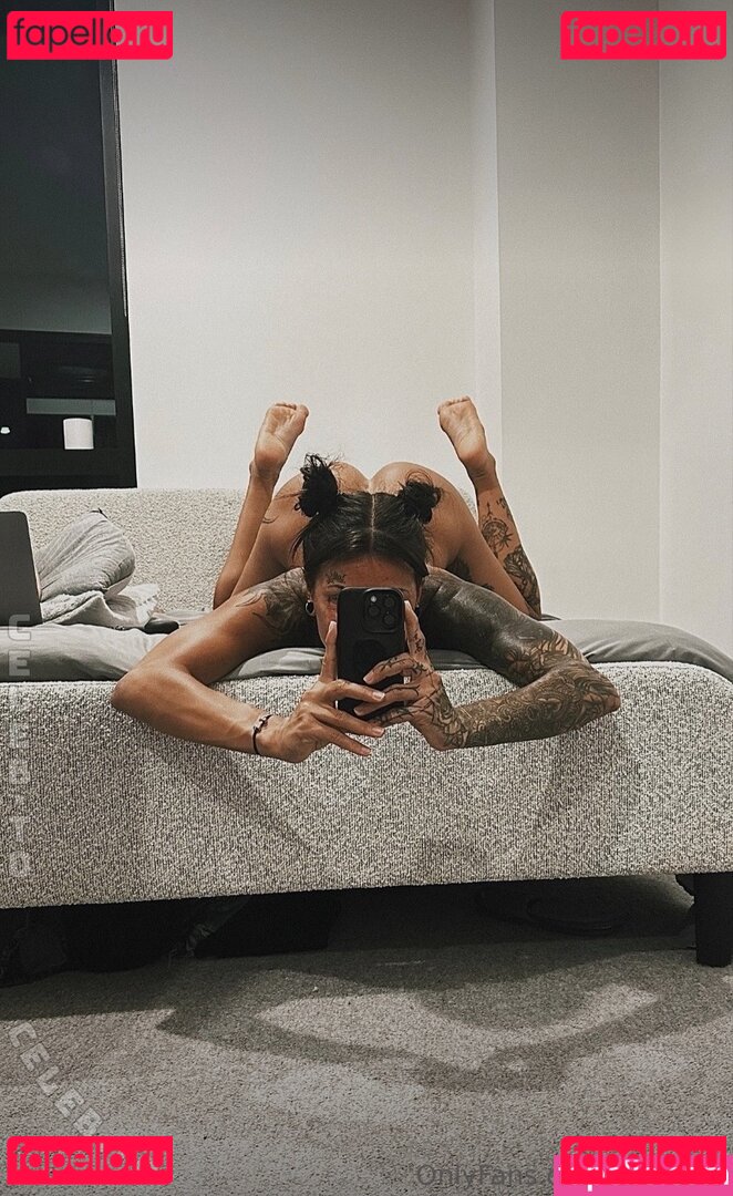 Urfitlara Nude Onlyfans Photo 16