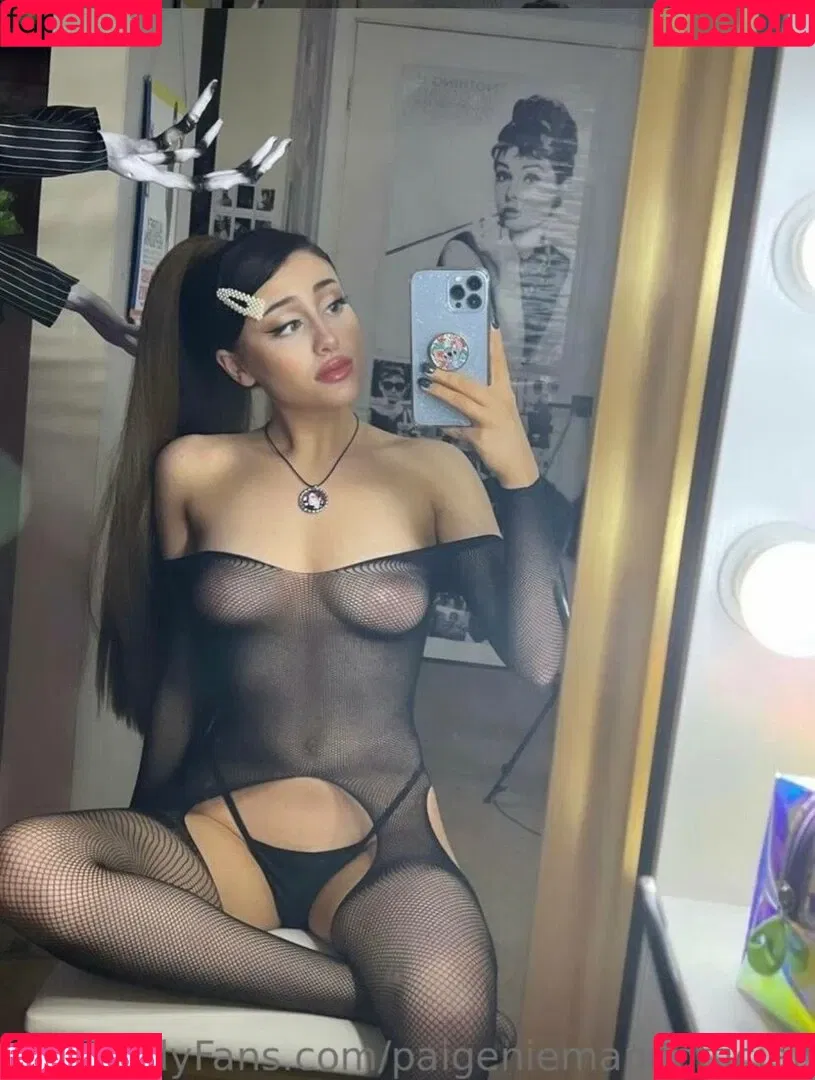 Paige Niemann Onlyfans Photo Gallery 