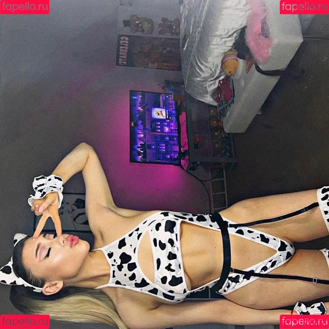 Paige Niemann Onlyfans Photo Gallery 