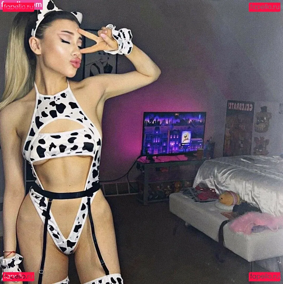 Paige Niemann Onlyfans Photo Gallery 