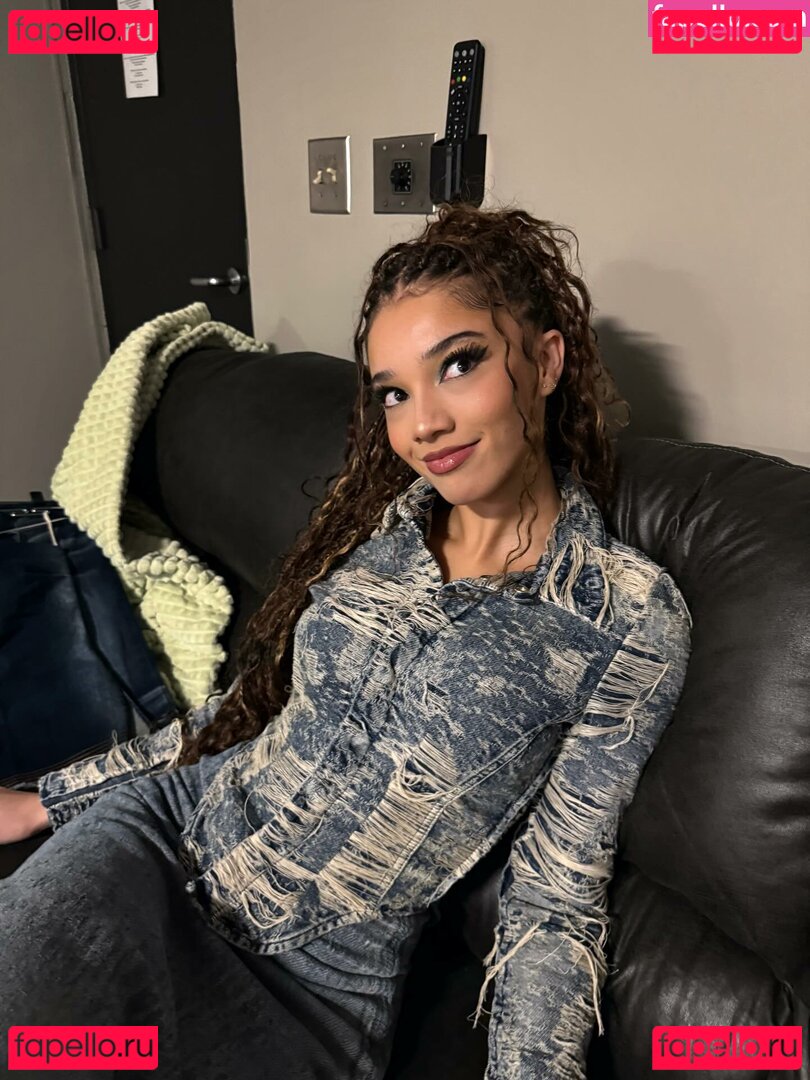 Malia Baker Nude Onlyfans Photo 9