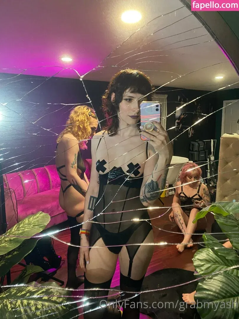 Grabmyash Onlyfans Photo Gallery 