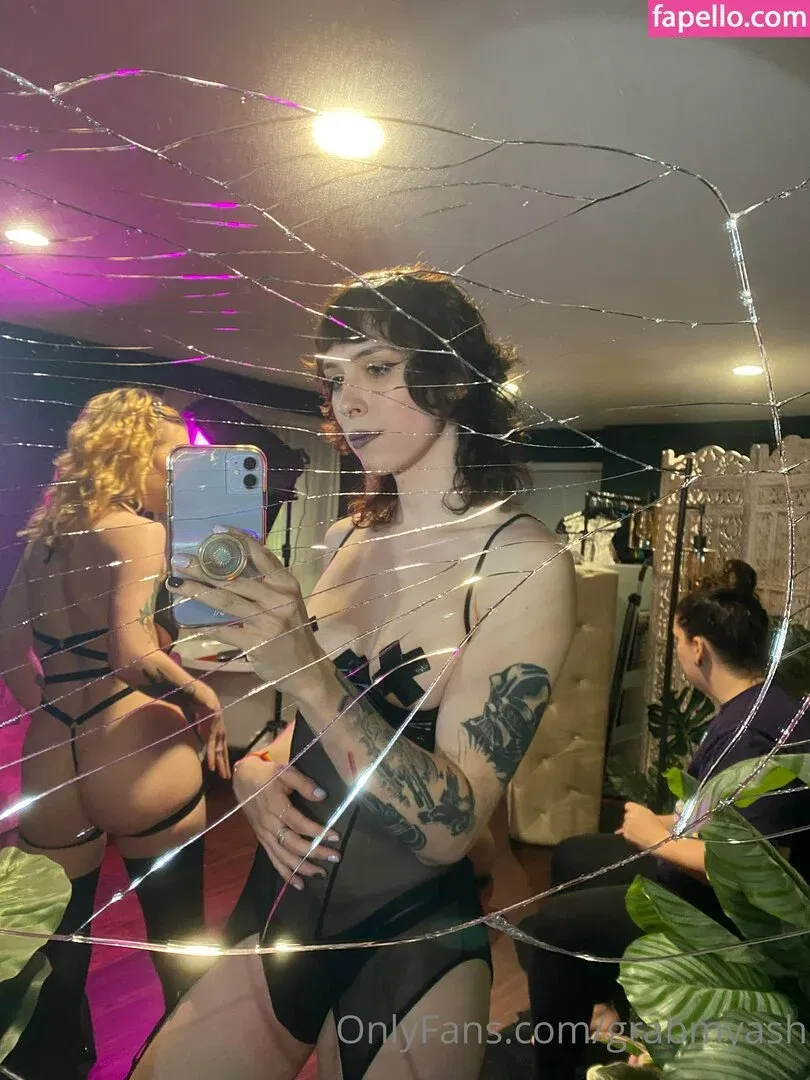 Grabmyash Onlyfans Photo Gallery 