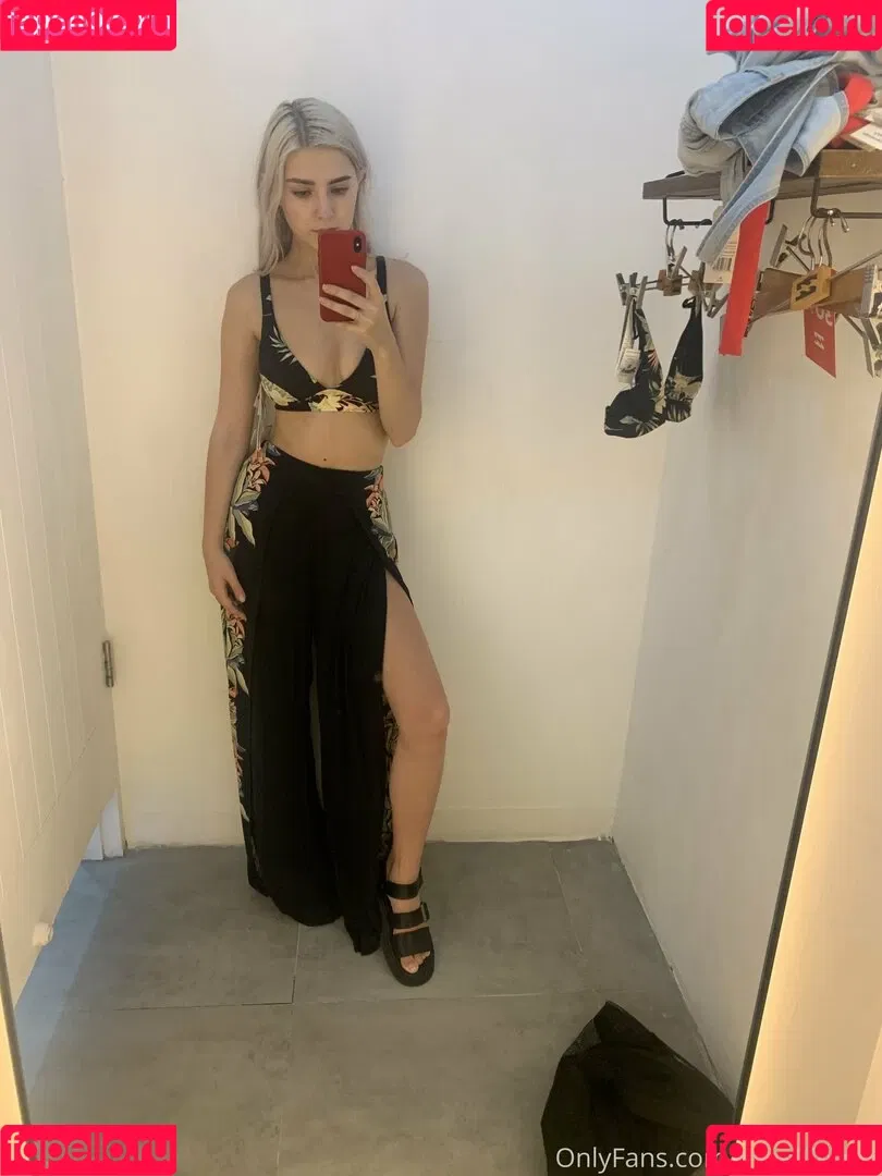 evaelfiefree Onlyfans Photo Gallery 