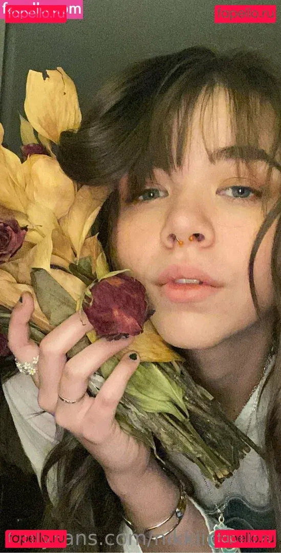 nikkiinatural Onlyfans Photo Gallery 