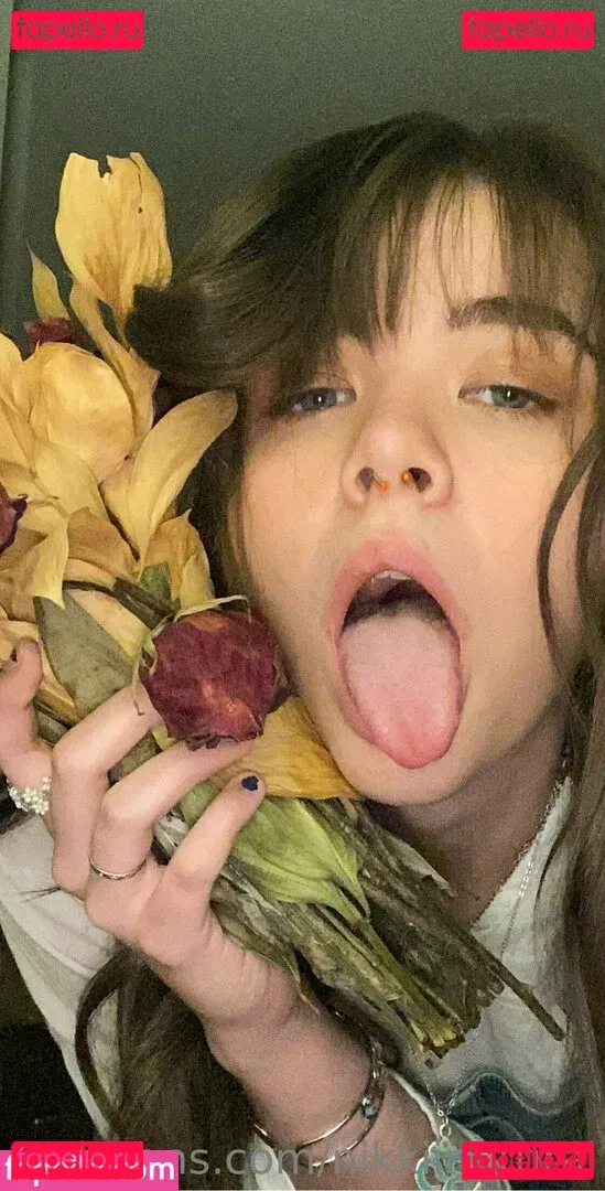 nikkiinatural Onlyfans Photo Gallery 