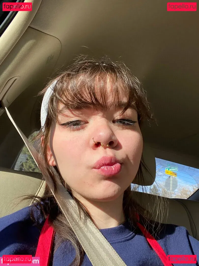 nikkiinatural Onlyfans Photo Gallery 