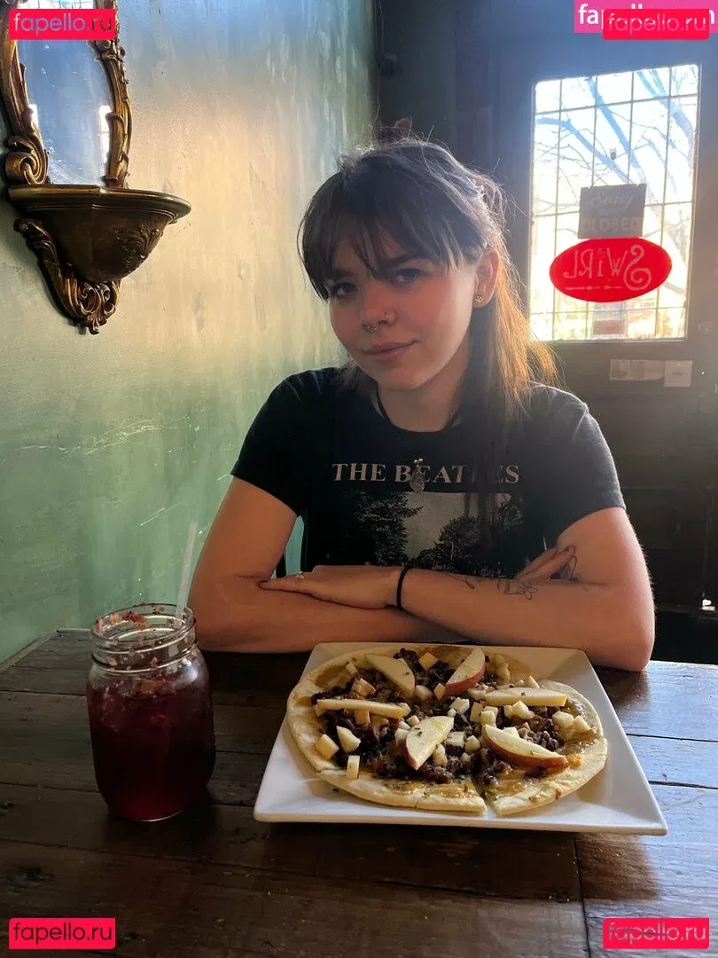 nikkiinatural Onlyfans Photo Gallery 