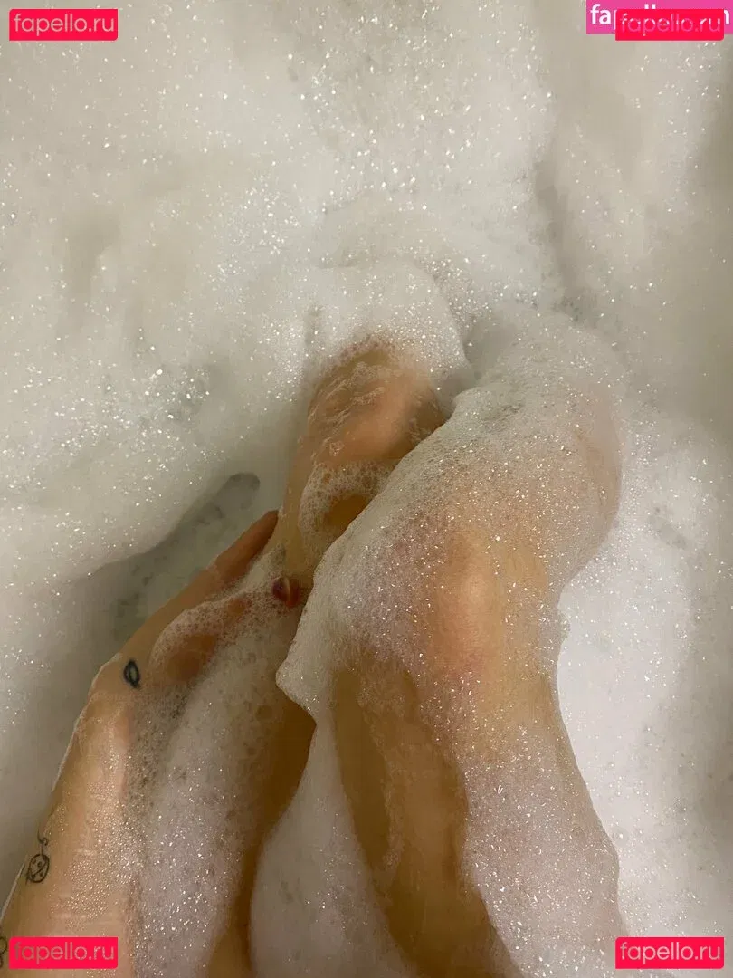 nikkiinatural Onlyfans Photo Gallery 