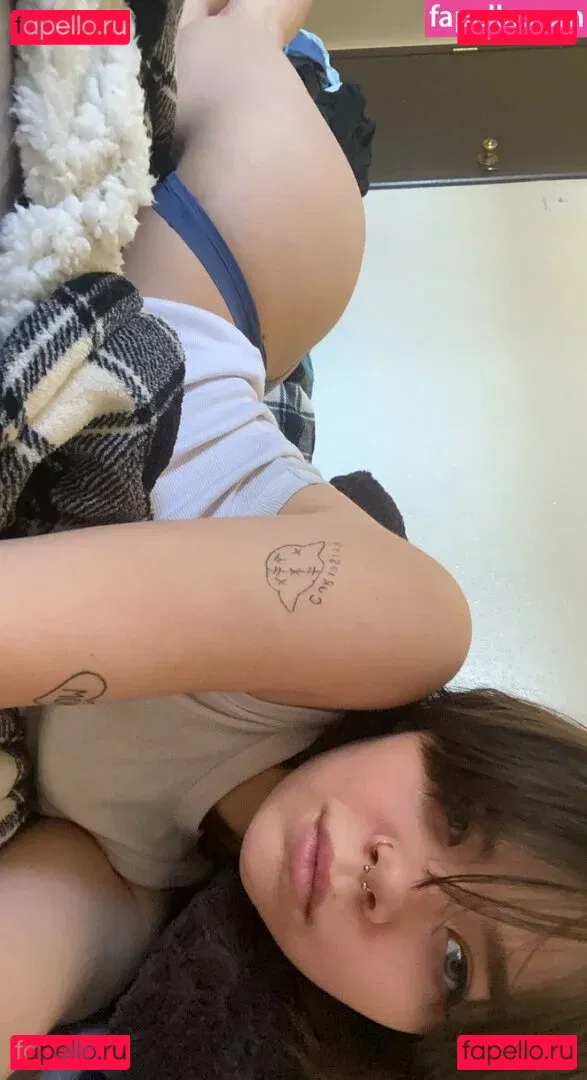 nikkiinatural Onlyfans Photo Gallery 