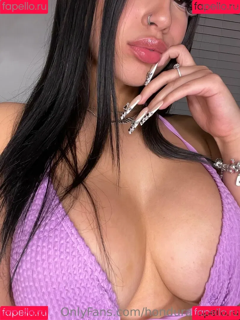 honduranbaddie Onlyfans Photo Gallery 