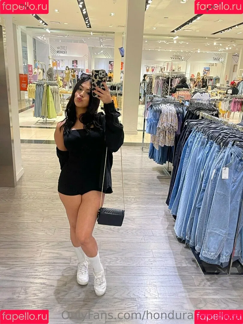 honduranbaddie Onlyfans Photo Gallery 