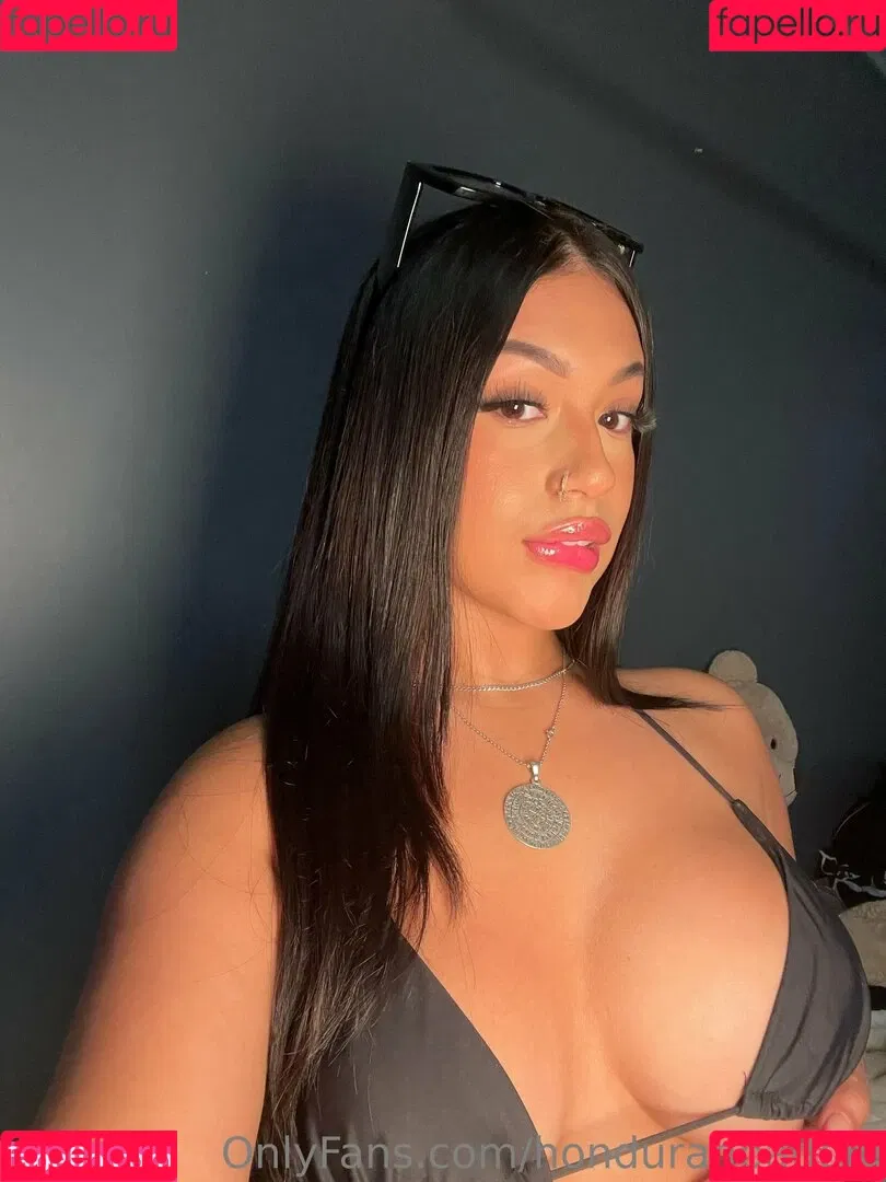 honduranbaddie Onlyfans Photo Gallery 