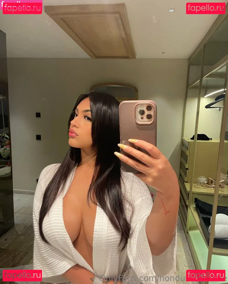 honduranbaddie Onlyfans Photo Gallery 