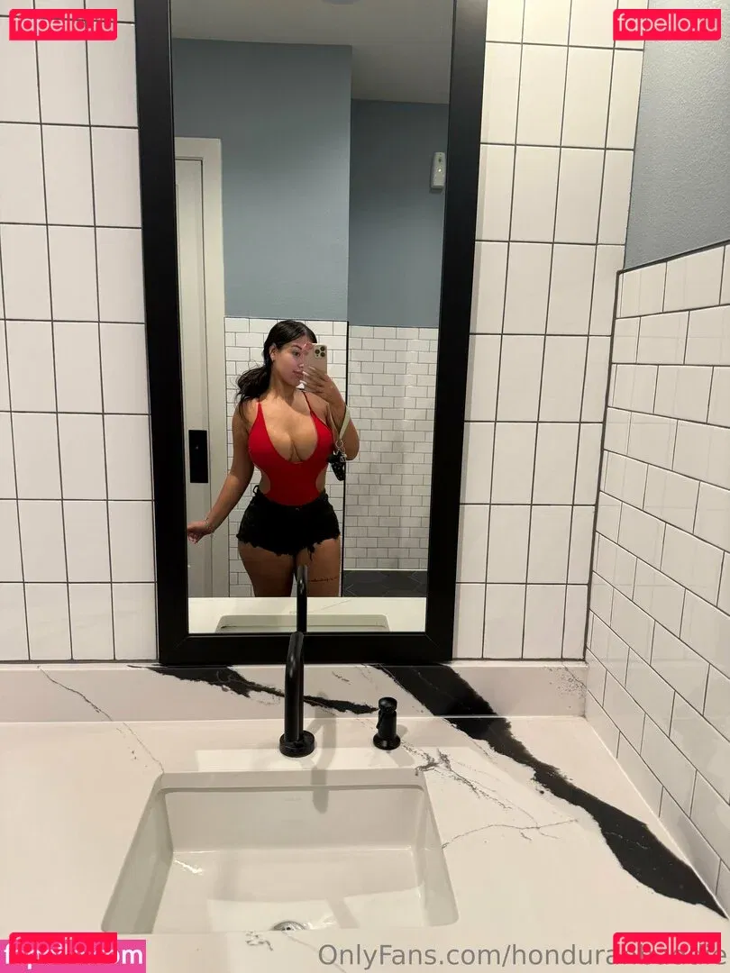 honduranbaddie Onlyfans Photo Gallery 