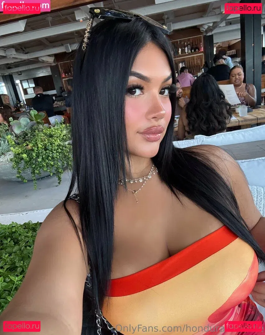 honduranbaddie Onlyfans Photo Gallery 