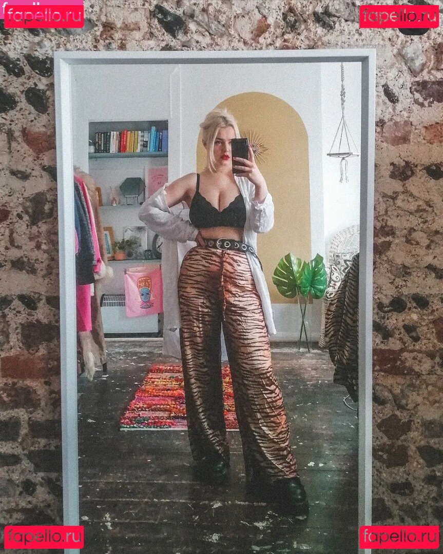 Holly Indigo Nude Onlyfans Photo 15