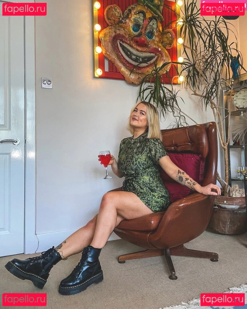Holly Indigo Nude Onlyfans Photo 11