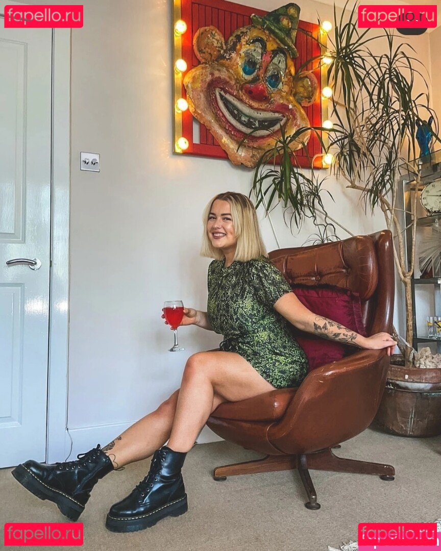 Holly Indigo Nude Onlyfans Photo 10