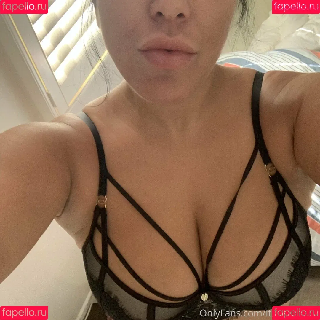 Belle Midnight Onlyfans Photo Gallery 