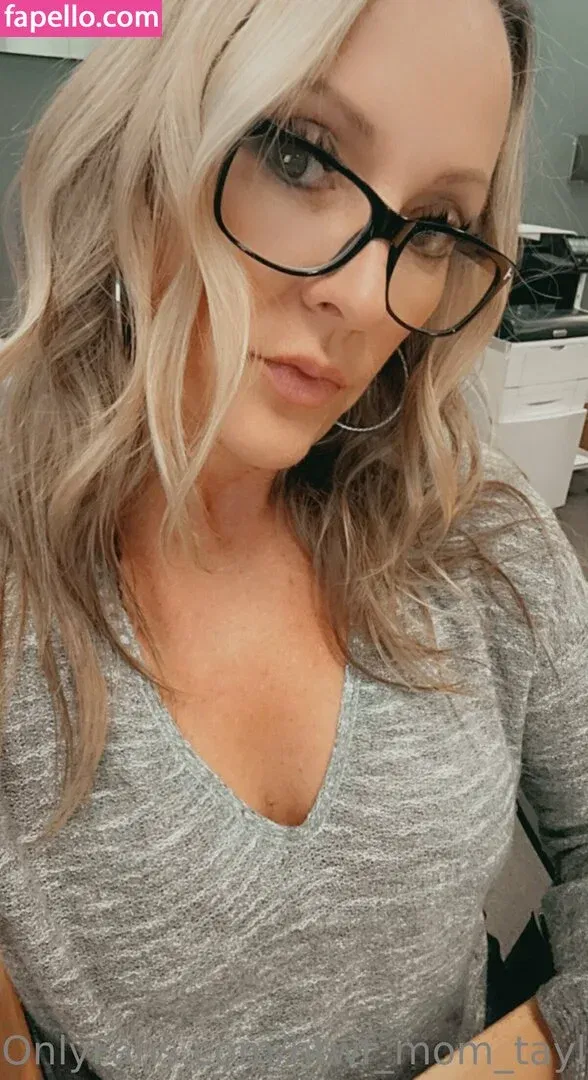 htwf_mom_taylor Onlyfans Photo Gallery 