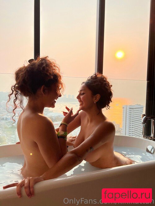 Kira Kattan Nude Onlyfans Photo 8