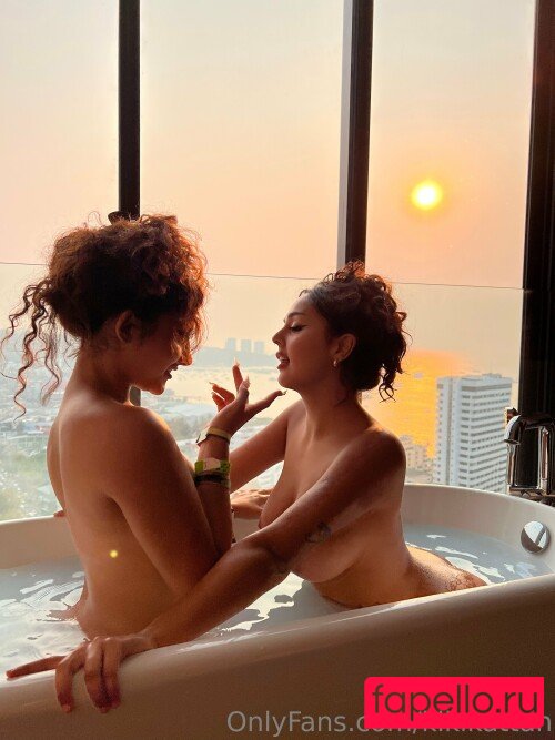 Kira Kattan Nude Onlyfans Photo 7