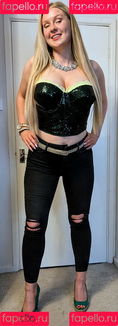 Glossylegs Onlyfans Photo Gallery 