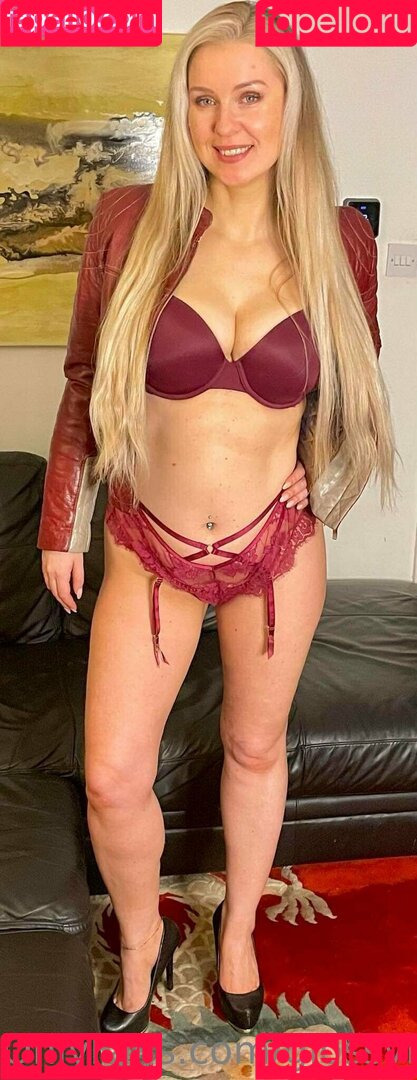 Glossylegs Onlyfans Photo Gallery 