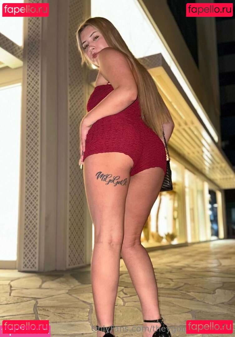 theygoloco4selena Nude Onlyfans Photo 5