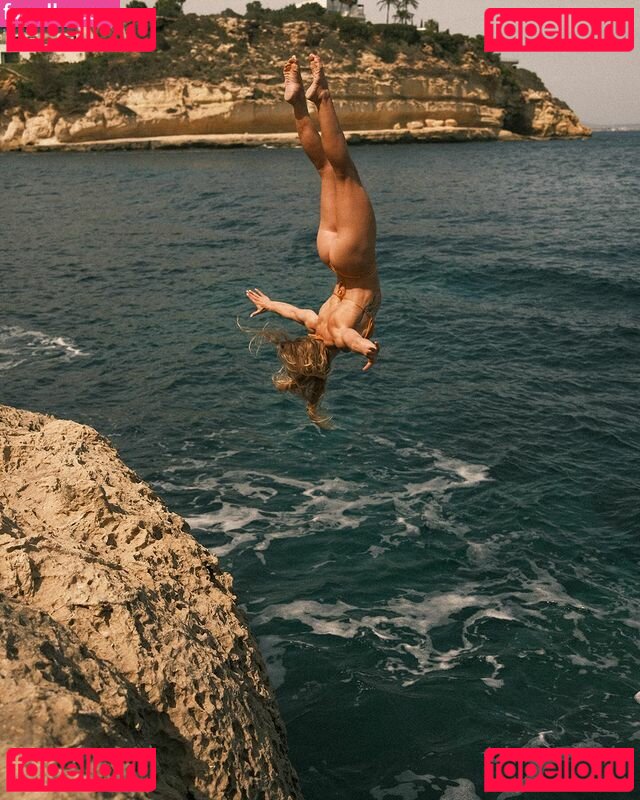 Chala Moves Nude Onlyfans Photo 17