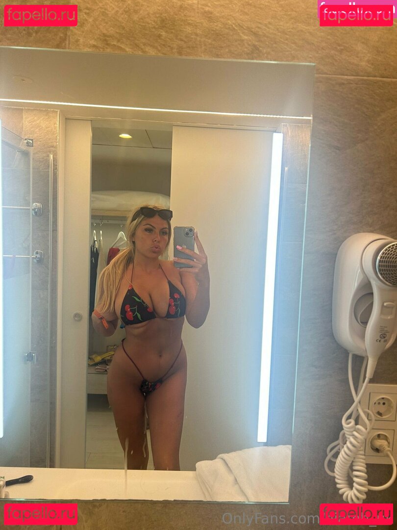 Niamh UK Nude Onlyfans Photo 13