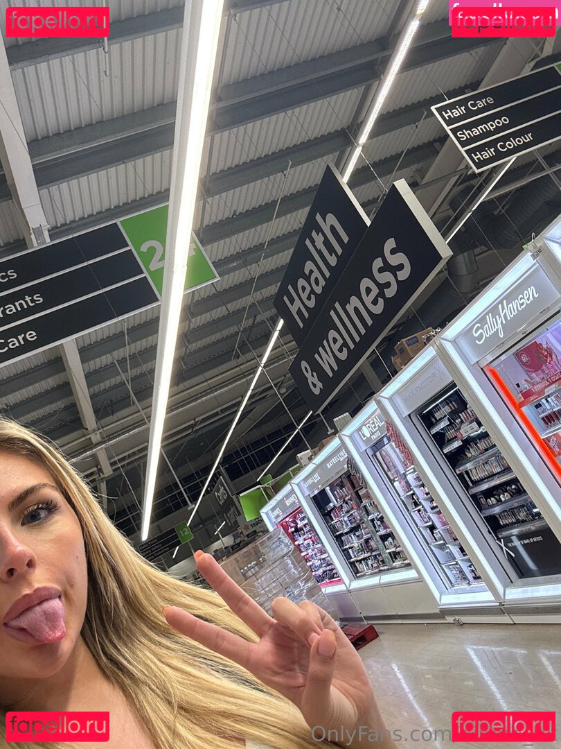 Niamh UK Nude Onlyfans Photo 7