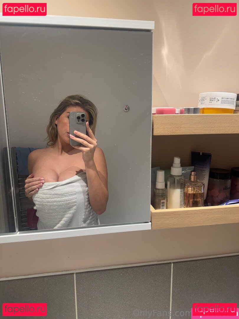 Niamh UK Nude Onlyfans Photo 6
