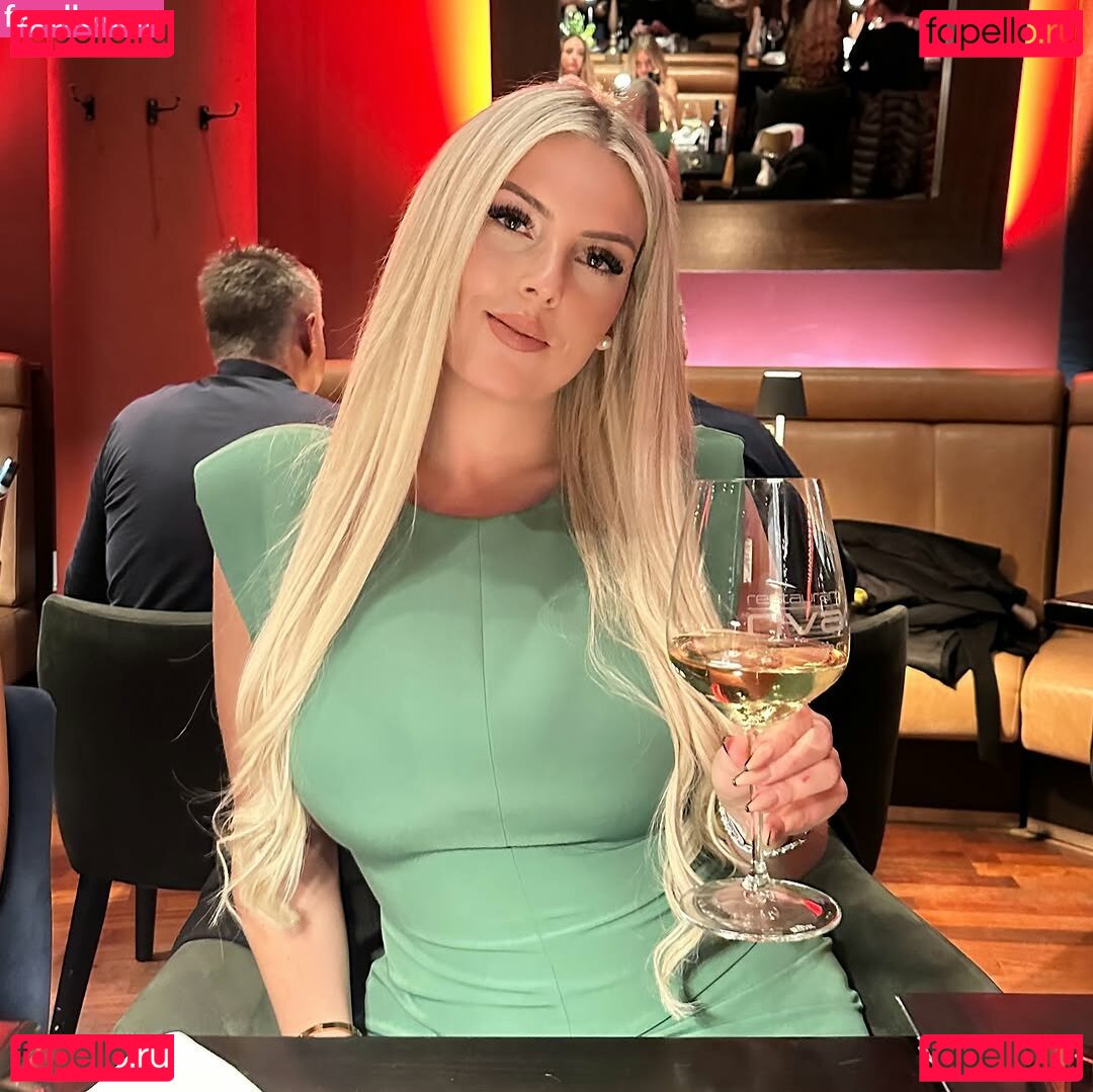 Pia Wagner Nude Onlyfans Photo 11