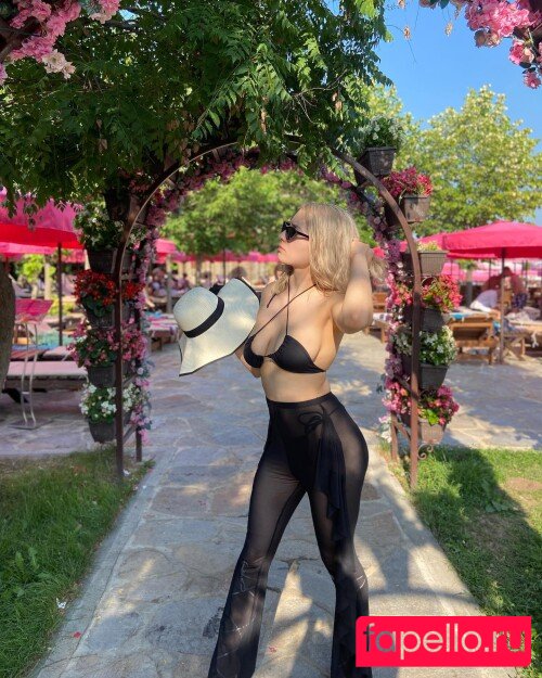 Athena Cosplay Onlyfans Photo Gallery 