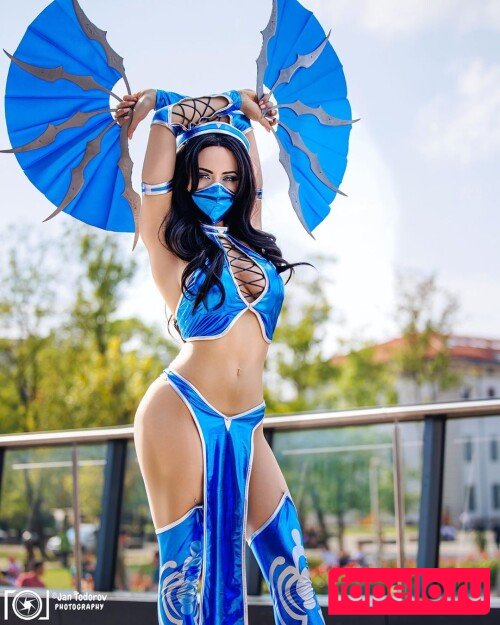 Athena Cosplay Onlyfans Photo Gallery 