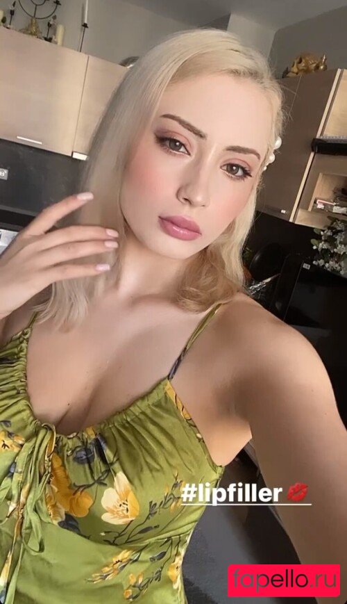 Athena Cosplay Onlyfans Photo Gallery 