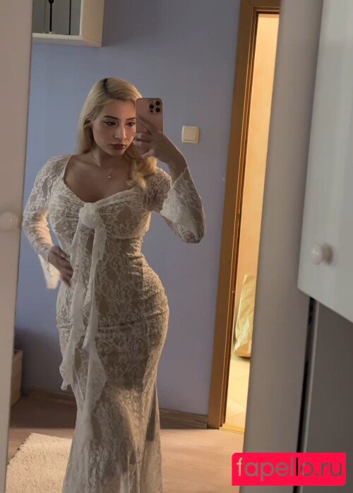 Athena Cosplay Onlyfans Photo Gallery 